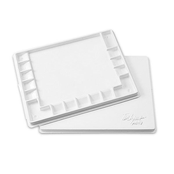 The Tom Lynch palette features an air tight cover over a 16 well base to keep your colors clean, moist, and separate between painting sessions. The interior wall of each well is  slanted toward the center to make color mixing in any amount  fast and easy.